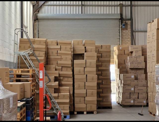 652M² WAREHOUSE TO LET IN OKAVANGO PARK